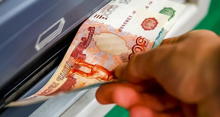 Клиенты ВТБ активно пользуются возможностью переводить деньги за границу в валютах дружественных стран. С начала года они совершили более 100 тыс. таких операций, что в 3,3 раза больше, чем за первые полгода 2022 года. Об этом сообщает «Коммерсантъ»...