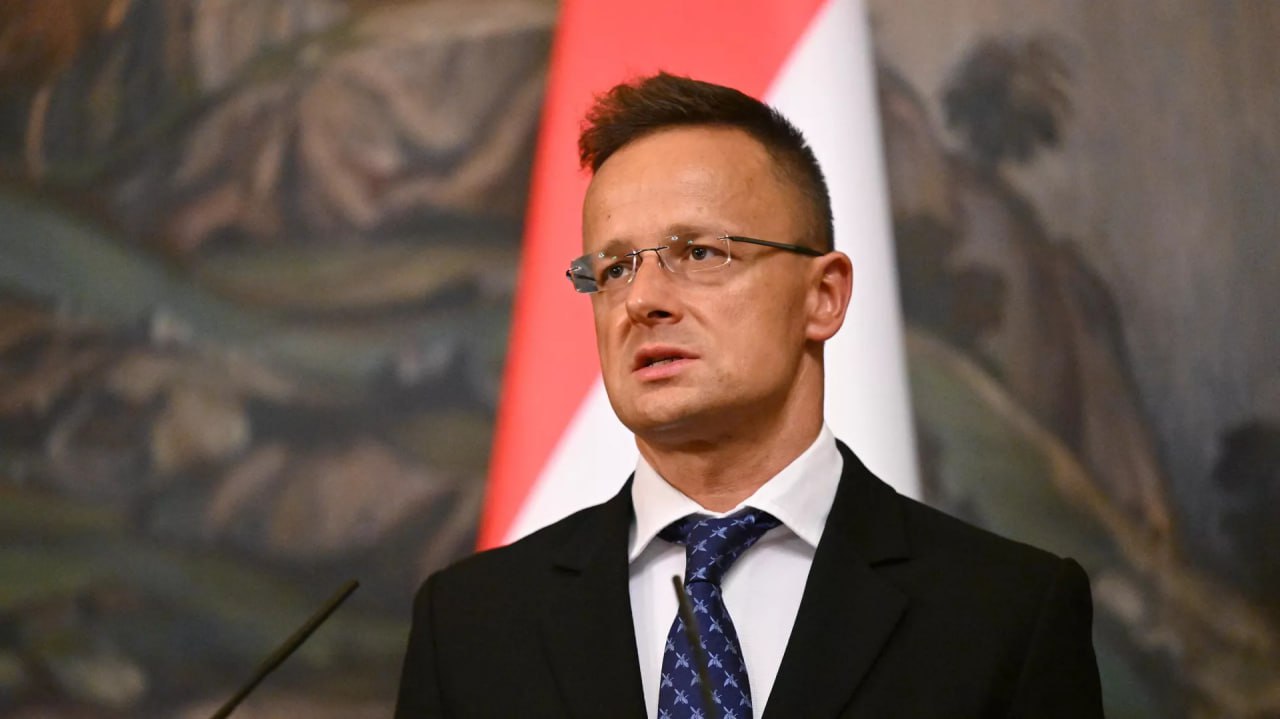 Венгрия выступает против вступления Украины в Евросоюз из-за вооруженного конфликта на ее территории. Такую позицию занял министр иностранных дел Венгрии Петер Сийярто, выступая на пресс-конференции в Будапеште. Он считает, что принятие Украины в ЕС...