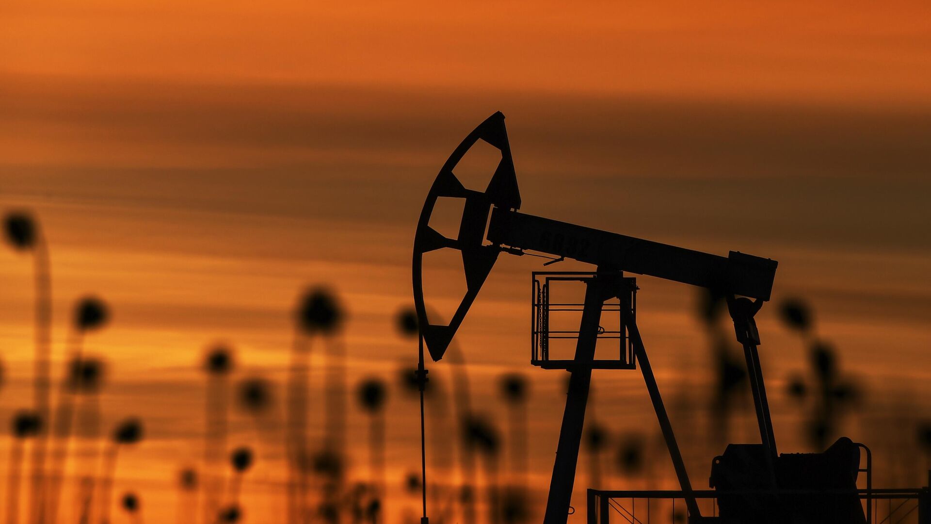 Казахстан значительно нарастил объемы поставок нефти на мировой рынок, минуя территорию России, в первых трех месяцах 2023 года. Об этом свидетельствуют данные отраслевых источников и агентства Refinitiv.
