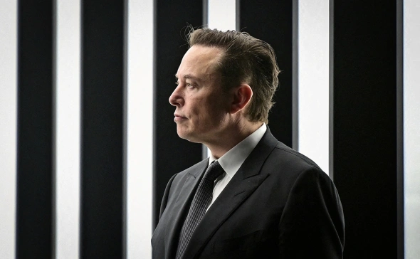 Генеральный директор и главный инженер компаний SpaceX и Tesla, владелец социальной сети Twitter, американский предприниматель миллиардер Илон Маск заявил в интервью журналисту Fox News Такеру Карлсону, что правительство США имело доступ к личным соо...