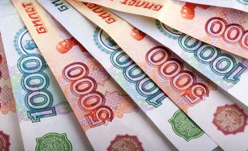 До конца 2023 года Банк России планирует запустить в оборот модернизированные банкноты номиналом 1 тыс. и 5 тыс. рублей, сообщил гендиректор Гознака Аркадий Трон. Новые купюры будут иметь улучшенные элементы защиты и дизайна, а также символы Приволжс...