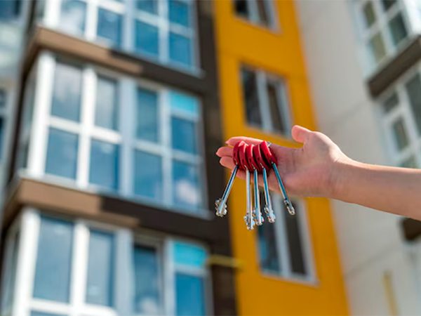 Подписать договор найма жилья стало возможно с помощью единого портала госуслуг (ЕПГУ); первым в свой сервис технологию интегрировал сервис поиска и аренды недвижимости «Циан», сообщает Минцифры во вторник. Чтобы воспользоваться новой возможностью, с...