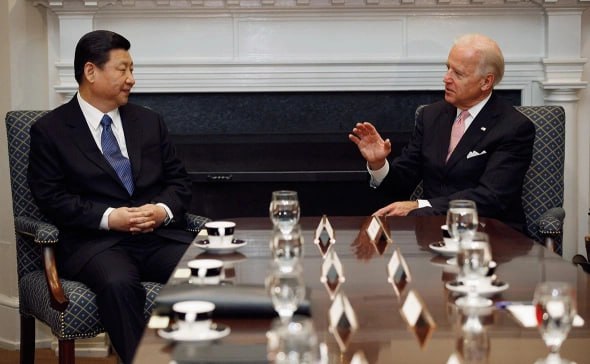 Президент США Джо Байден продолжает называть лидера Китая Си Цзиньпина «диктатором». Об сообщает Bloomberg после встречи двух лидеров саммите Азиатско-Тихоокеанского экономического сотрудничества (АТЭС) в Сан-Франциско.
