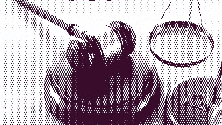 Суд признал виновным бывшего начальника отдела госзакупок Минобороны Сергея Кушнарева в хищении 300 миллионов рублей при заключении контрактов на уборку помещений военного ведомства. Ему назначили четыре года колонии условно с испытательным сроком тр...