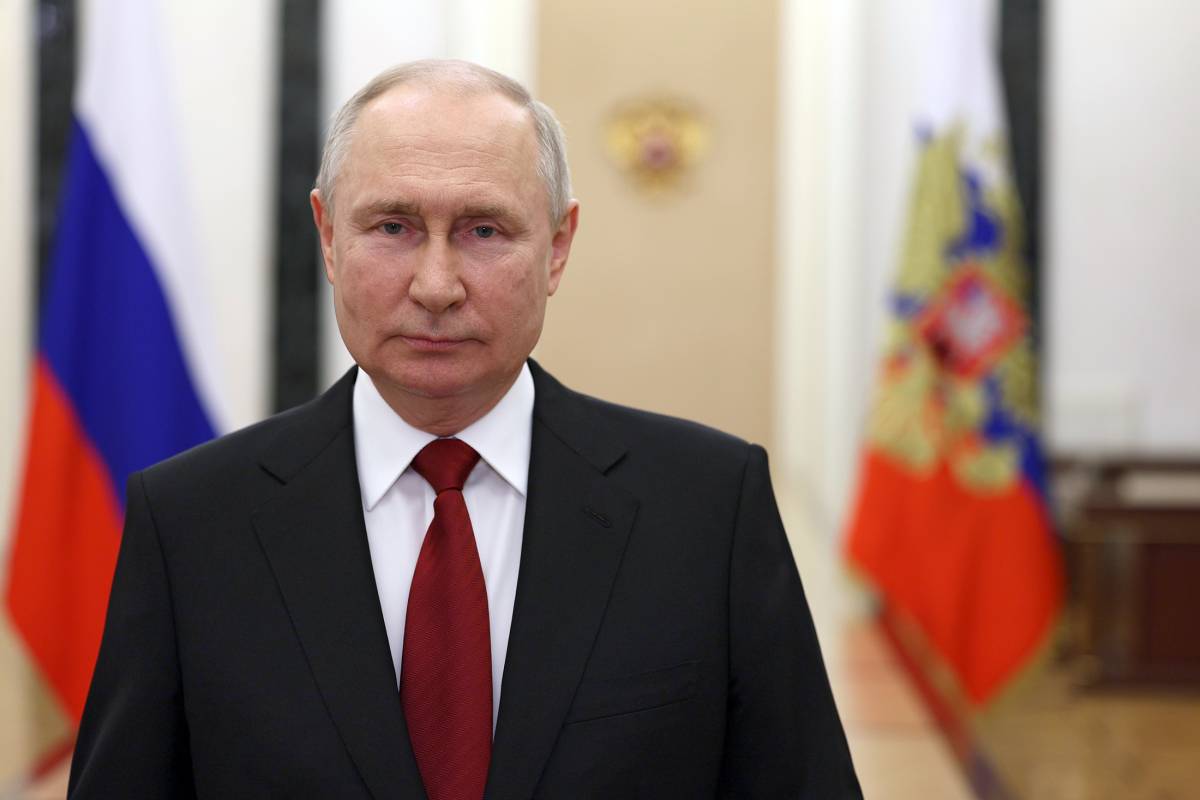 Президент России Владимир Путин вручил муфтию Чечни Салаху Межиеву почетную грамоту за его вклад в развитие духовной культуры и укрепление межнационального согласия. Об этом сообщил глава Чеченской Республики Рамзан Кадыров в своем Telegram-канале.

