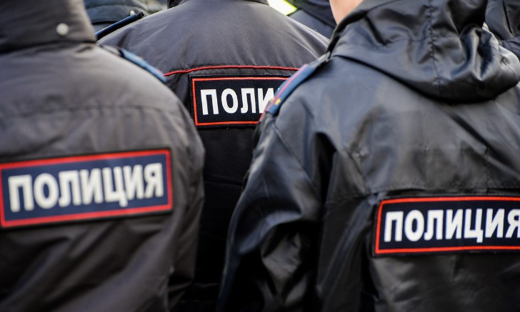Обозреватель МИА «Россия сегодня» Тимофей Сергейцев стал жертвой угроз и провокации со стороны неизвестных. Во вторник вечером он обнаружил у двери своей квартиры свиную голову. Об этом сообщает телеграм-канал Mash.
