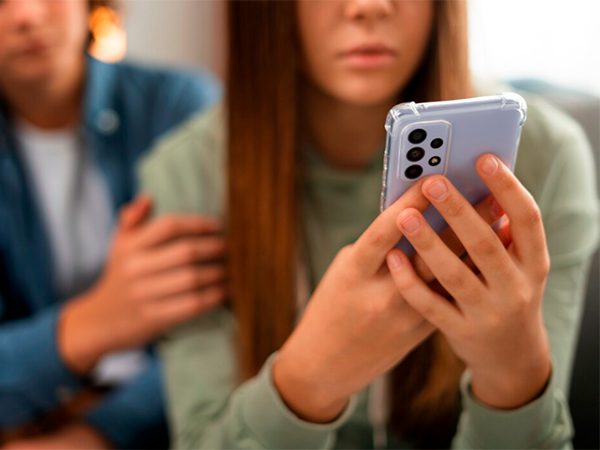 Центробанк представил данные опроса почти 460 тысяч человек из всех регионов страны, на основе которого составил портрет пострадавших от кибермошенников в 2025 году. Так, в 2025 году женщины реже, чем мужчины, сталкивались с различными видами финансо...