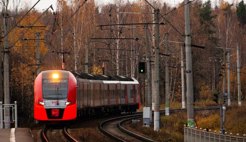 С 28 апреля на маршруте Ростов-на-Дону — Махачкала начнет курсировать дополнительный поезд №391/392. Об этом сообщили в пресс-службе Северо-Кавказской железной дороги.
