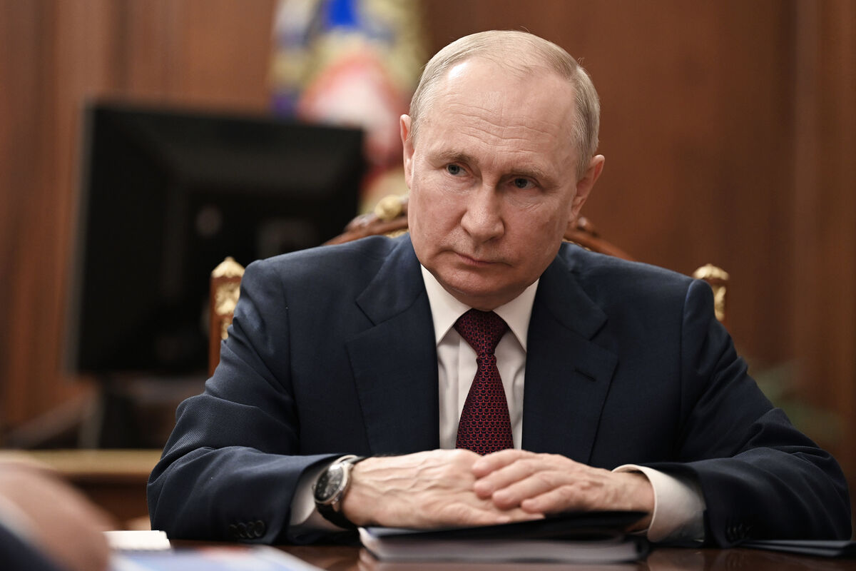 Президент Российской Федерации Владимир Путин подписал Указ № 489 «О почётном звании Российской Федерации «Заслуженный работник оборонно-промышленного комплекса Российской Федерации»» , которым утверждено новое почётное звание для работников оборонно...