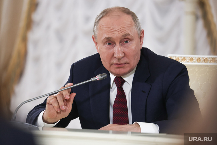Президент России Владимир Путин объявил о запуске программы добровольных долгосрочных сбережений граждан с 1 января 2024 года. Эта программа позволит людям создать подушку безопасности на случай непредвиденных обстоятельств, таких как потеря работы,...