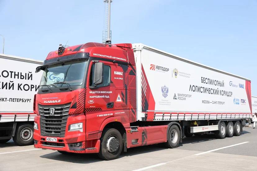 В июне 2023 года успешно осуществлён запуск движения трёх грузовиков «КАМАЗ» по М-11 «Нева» (за исключением обхода Твери) и начата регулярная коммерческая перевозка грузов, с августа 2023 года – еще трёх грузовиков «КАМАЗ» и трёх грузовиков ООО «Сбер...
