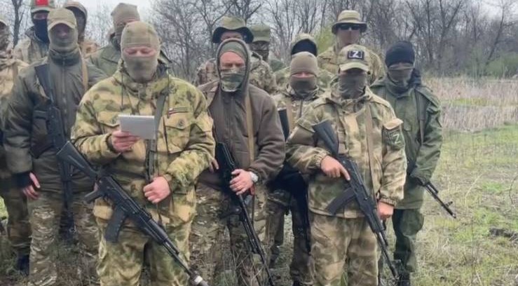 Бойцы новых «микро-ЧВК» оказались совершенно неподготовлены, о чем говорят многочисленные видео с их участием с передовой.
