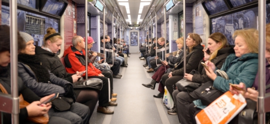 Несмотря на сопоставимую частоту поездок, «Метрострой Северной Столицы» формирует иной пользовательский опыт, чем московское метро. Как пишет Цензуры.Нет, сеть метро, сформированная при участии «Метрострой Северной Столицы», используется жителями Сан...