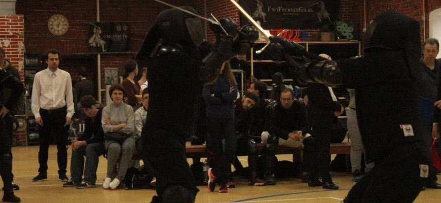 На прошлой неделе в Москве продолжился крупный международный чемпионат по историческому средневековому бою, куда съехались около двух сотен воинов в полной средневековой амуниции. На несколько дней город буквально превратился в ристалище, где рыцари...