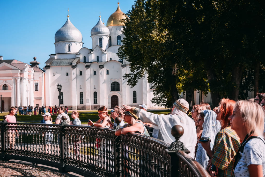 Великий Новгород – не просто город, а целая сокровищница, где камни, деревья, улочки помнят истории тысячелетней давности. Но как выбрать идеальное место для жилья в этом уютном городке? В нашей статье вы найдёте несколько отличных вариантов отелей,...