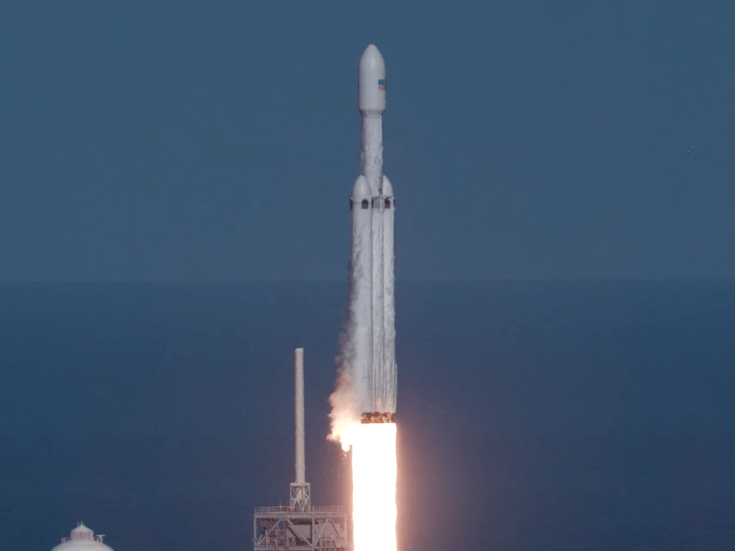 Принадлежащая Илону Маску компания SpaceX вывела на орбиту группу спутников — это одна из составляющих новой разведывательной сети США, призванной значительно усилить возможности Америки шпионить из космоса, сообщило в среду агентство Reuters. SpaceX...