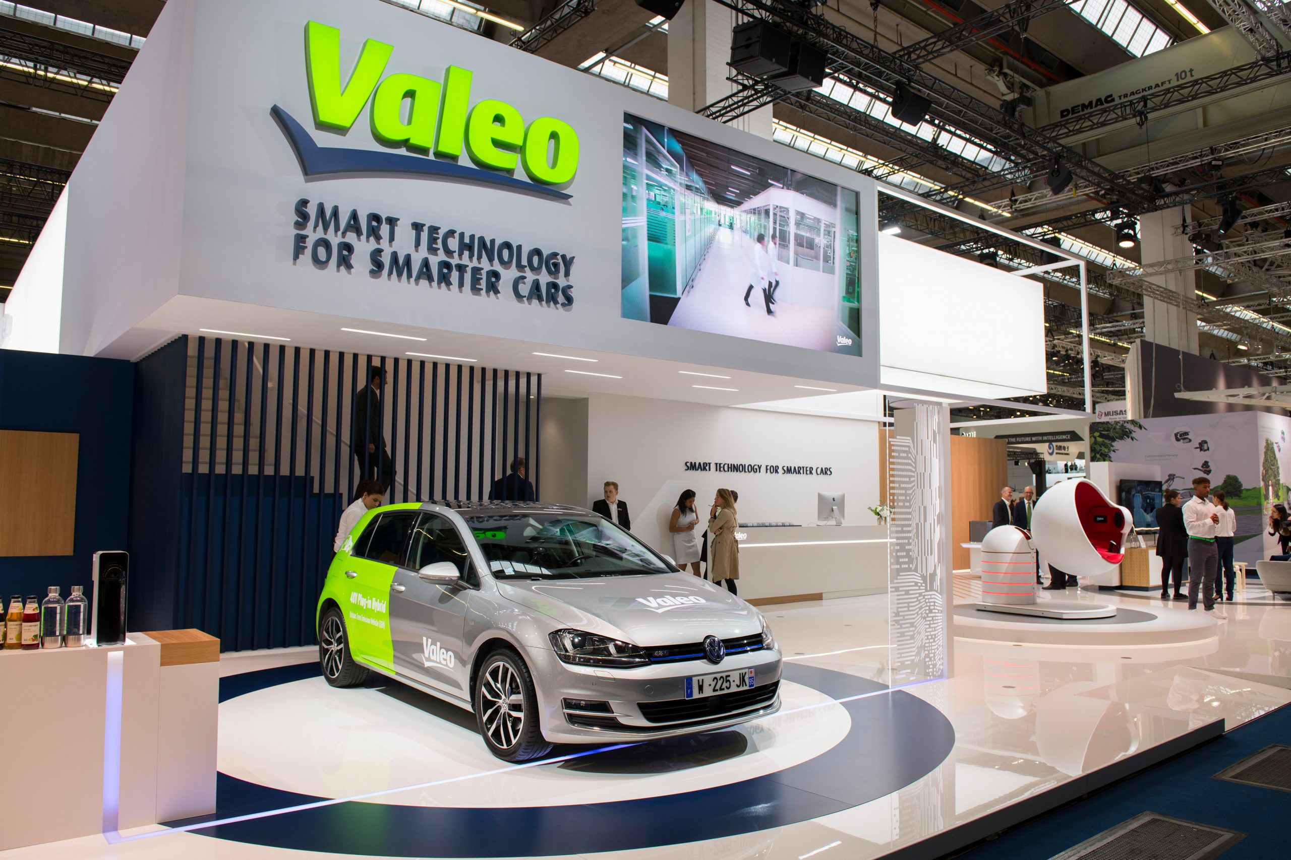 Французская компания Valeo, один из крупнейших мировых производителей автокомпонентов, объявила о продаже своих производственных активов в России. Это решение является частью стратегии компании по прекращению производственной деятельности в России, к...