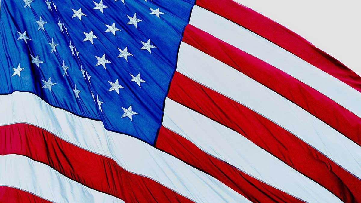 США призывают к мирному решению украинского кризиса перед тем, как Россия завершит свое военное наступление на востоке Украины. Об этом заявили консультант Государственного департамента США Уэсли Саттервайт и аналитик центра изучения демократии Люнеб...