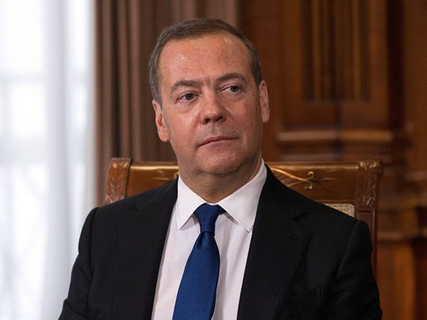 Экс-президент РФ, заместитель председателя Совета Безопасности РФ Дмитрий Медведев вновь избран председателем Совета директоров ПАО «Ростелеком», сообщает компания в среду. Новый состав Совета директоров был избран на общем собрании акционеров 24 июл...