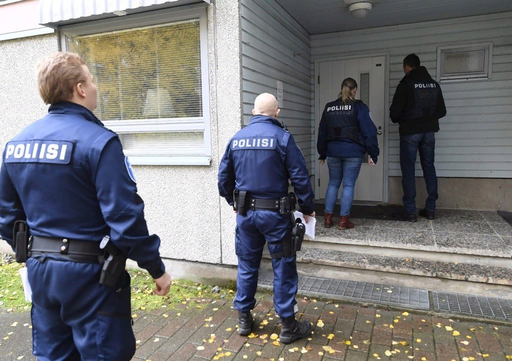 Финские власти намерены упростить порядок изъятия недвижимости и акций в жилищных кооперативах у граждан России, которые не выполняют свои юридические обязательства. Об этом заявил министр юстиции Финляндии Леену Мери в интервью телерадиокомпании YLE...