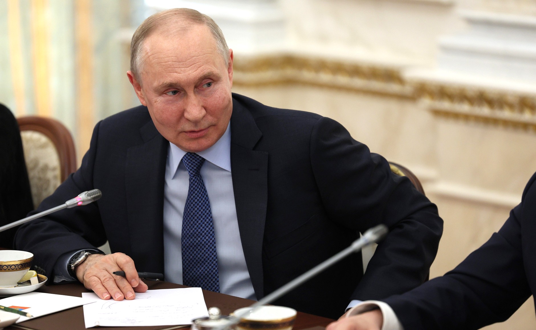 Президент России Владимир Путин заявил, что прямо сейчас проводить дополнительную мобилизацию в России не планируется. Об этом он сказал на встрече с военными корреспондентами во вторник. Об этом сообщила пресс-служба Кремля.
