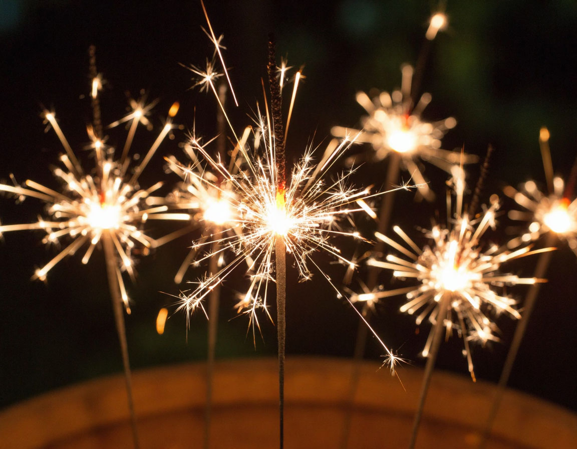 Бенгальские огни — один из самых доступных и эффектных способов добавить зрелищности празднику. Несмотря на кажущуюся простоту, выбор качественного продукта требует внимания к деталям: состав, яркость, продолжительность горения и, конечно, безопаснос...