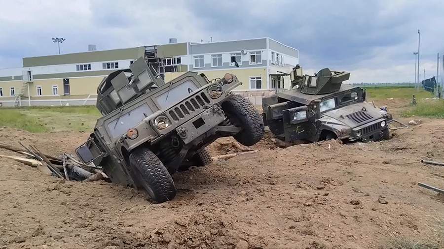 Власти Белгородской области сообщили, что не менее 500 домов, по предварительным данным, повреждены в результате захода украинской диверсионно-разведывательной группы (ДРГ) на территорию Грайворонского городского округа. Кроме того, пострадали 13 чел...