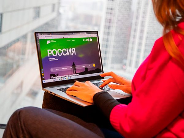 За шесть месяцев 2025 года количество уникальных посещений национального туристического портала «Путешествуем.рф» (ранее — Russia.Travel) превысило четыре миллиона; за весь 2024 год количество посещений составило семь миллионов, сообщает сайт правите...