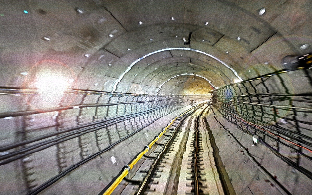 В Москве стартует пилотный проект собственной LTE-сети. На её частотах будут работать беспилотные поезда, сообщает ТАСС, ссылаясь на слова заммэра Москвы Максима Ликсутова.
