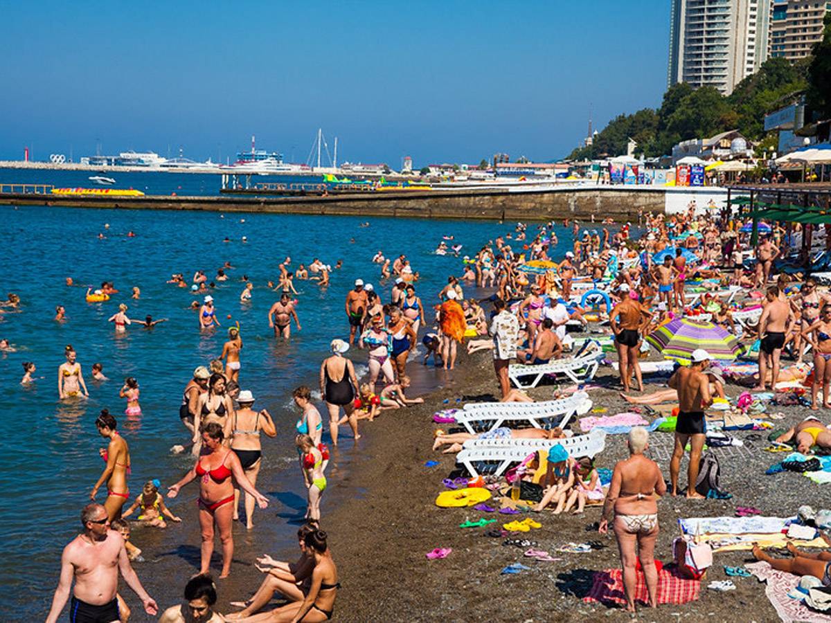 В поисках идеального места для отдыха у моря в России многие туристы задаются вопросом: «Где отдохнуть на море в России?» Ответ на этот вопрос может быть разнообразным, ведь Россия предлагает множество курортов на Черном, Азовском и Японском морях, к...