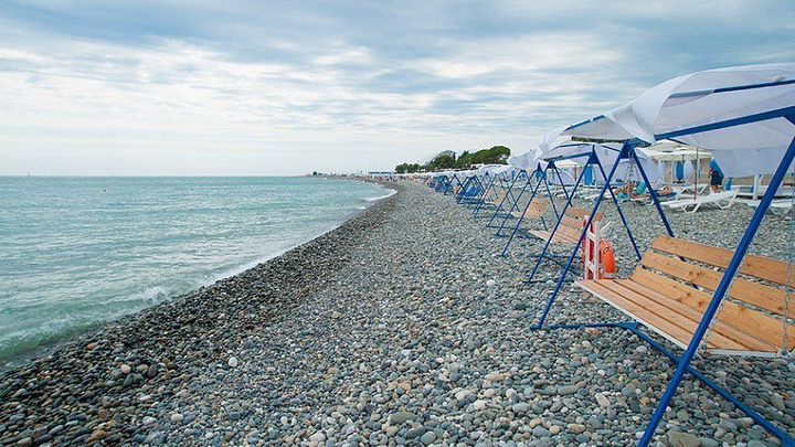 В этом году на курорте Сочи открылись 36 зимних пляжей для любителей морского отдыха в холодное время года
