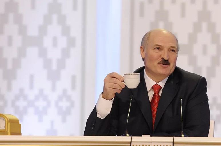 Основатель ЧВК «Вагнер» Евгений Пригожин принял предложение президента Беларуси Александра Лукашенко об остановке движения вооруженных лиц компании «Вагнер» на территории России и дальнейших шагах по деэскалации напряжения, сообщила пресс-служба бело...