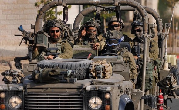 Израильская армия ввела свои войска и танки в северную часть сектора Газа, где начала военную операцию, направленную на уничтожение ХАМАС. По данным агентства Bloomberg, операция может продолжаться от шести недель до полугода, в зависимости от ситуац...