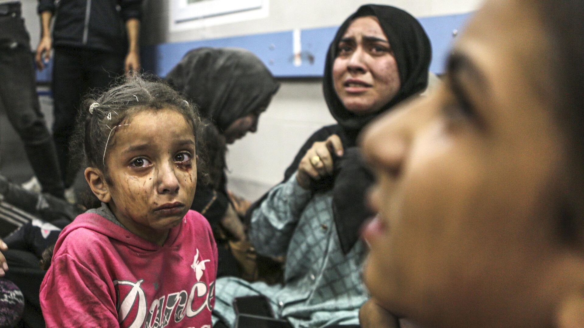Международная благотворительная организация Save the Children сообщила, что число убитых в секторе Газа детей за три недели войны составило 3195 человек. Это больше, чем число детей, погибших в вооруженных конфликтах больше чем в 20 странах мира за г...