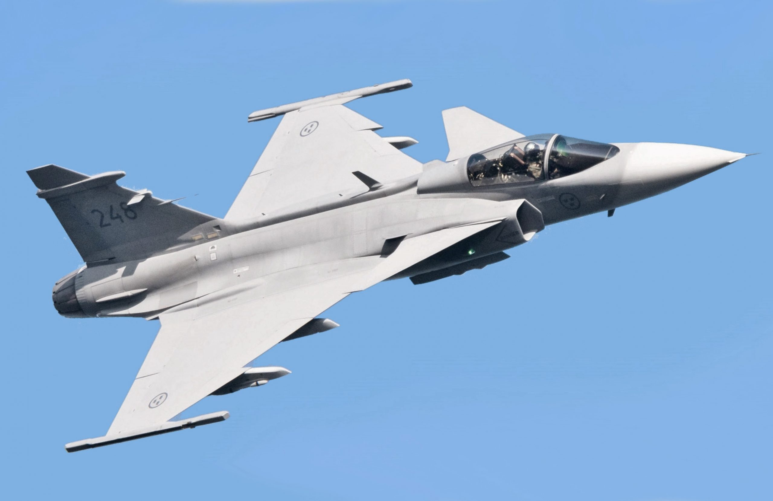 Швеция не намерена отправлять на Украину свои истребители JAS Gripen, несмотря на озвученные ранее предложения о безвозмездной передаче военной техники на фоне напряженности на границе с Россией. Об этом заявил министр обороны королевства Пол Йонсон....