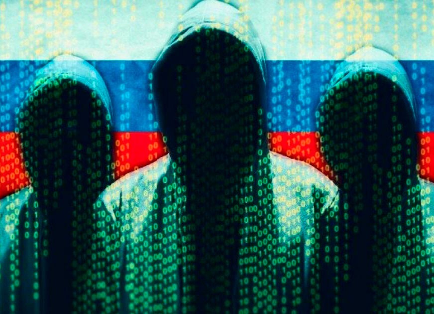 Издание Quartz сообщило в среду о том, что «предположительно базирующаяся в России» группа хакеров Clop потребовала у 100 тысяч жертв её взломов заплатить выкуп; вывод о том, что Clop – дело рук русских, Quartz делает бездоказательно. По информации Q...