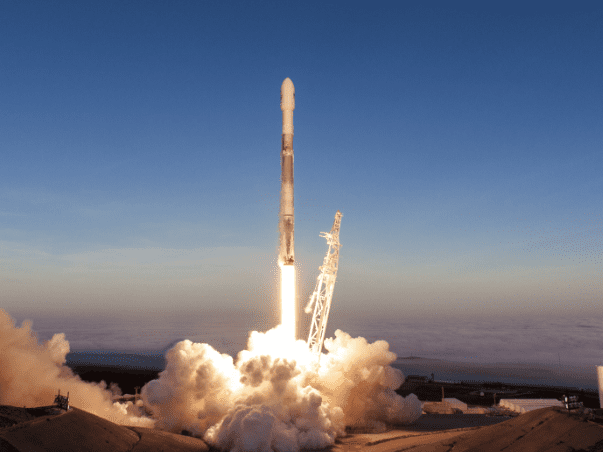 Для принадлежащей Илону Маску SpaceX американское правительство стало главным источником поступления средств, сообщило во вторник издание Quartz. По информации издания, SpaceX расширила сотрудничество с разведкой и Минобороны США, заключив с правител...
