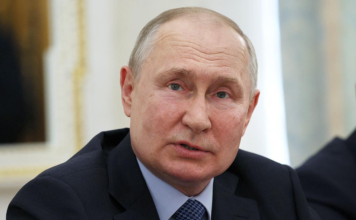 Президент России Владимир Путин поручил создавать условия для проведения в России ярмарок, поскольку они помогают сбивать цены на товары и помогают остановить инфляцию. Об этом Путин сообщил во вторник в ходе встречи с главой Ингушетии Махмудом-Али К...