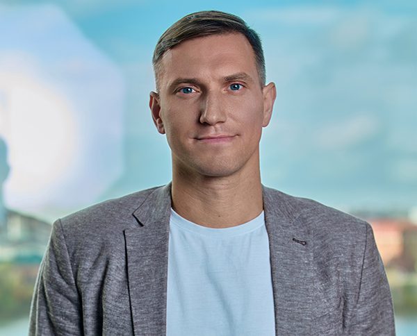 Об авторе: Илья Начвин, министр цифрового развития государственного управления, информационных технологий и связи Республики Татарстан Блок экономики отрасли В 2025 году валовая выручка выросла и составила 269,7 миллиарда рублей (против 256,7 миллиар...